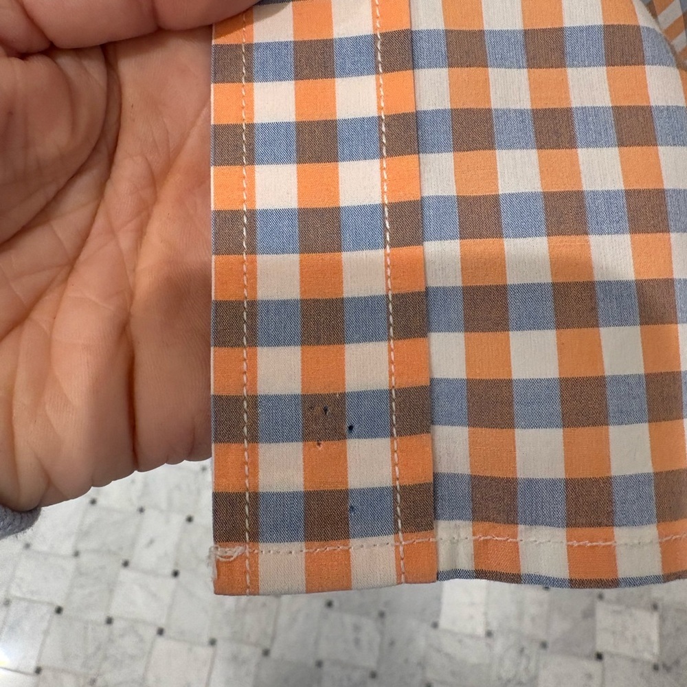 Banana Republic Men’s Gingham Shirt - Picture 7 of 9